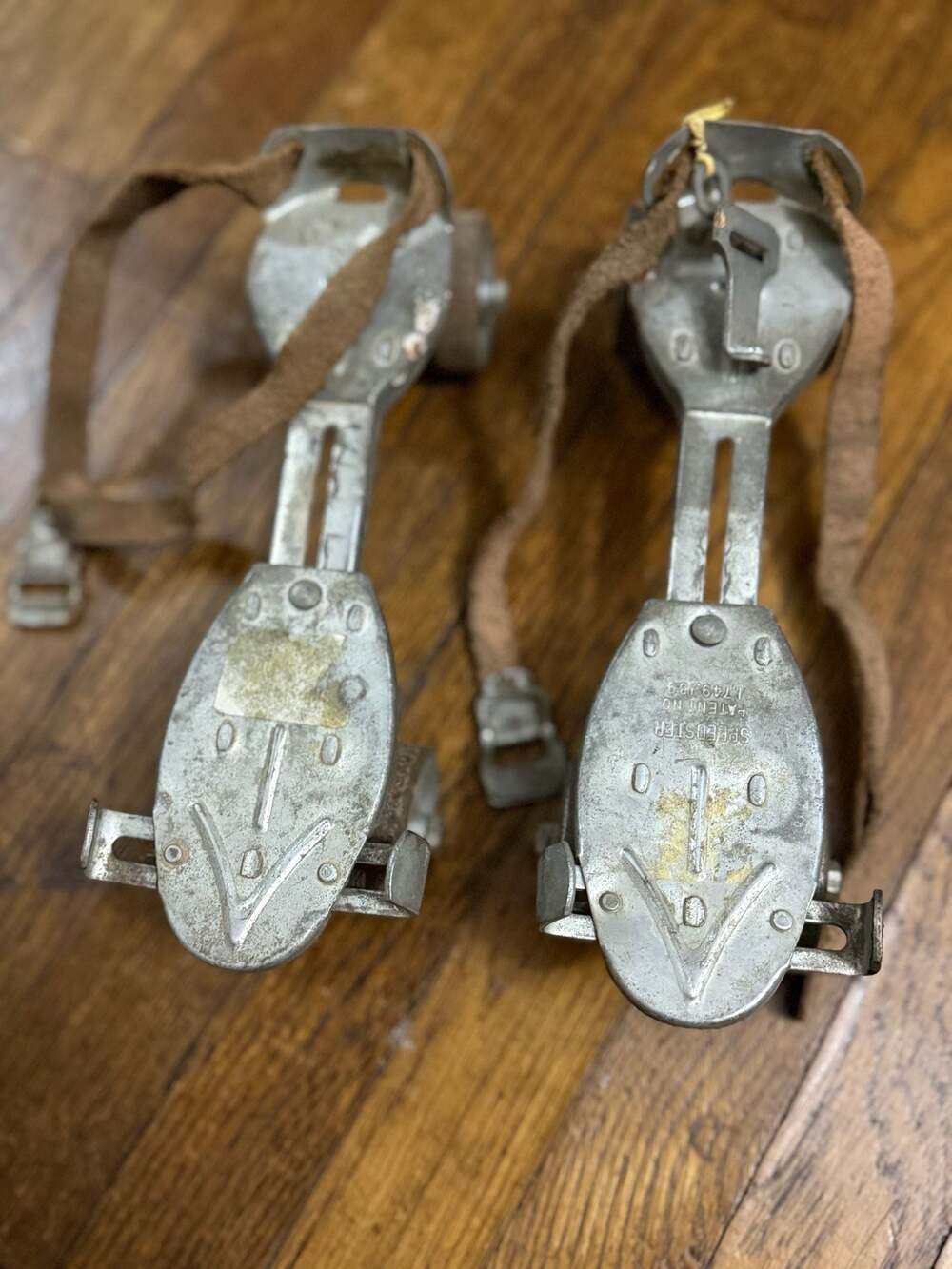 Vintage Midcentury Speedster Roller Skates - Picture 2 of 3